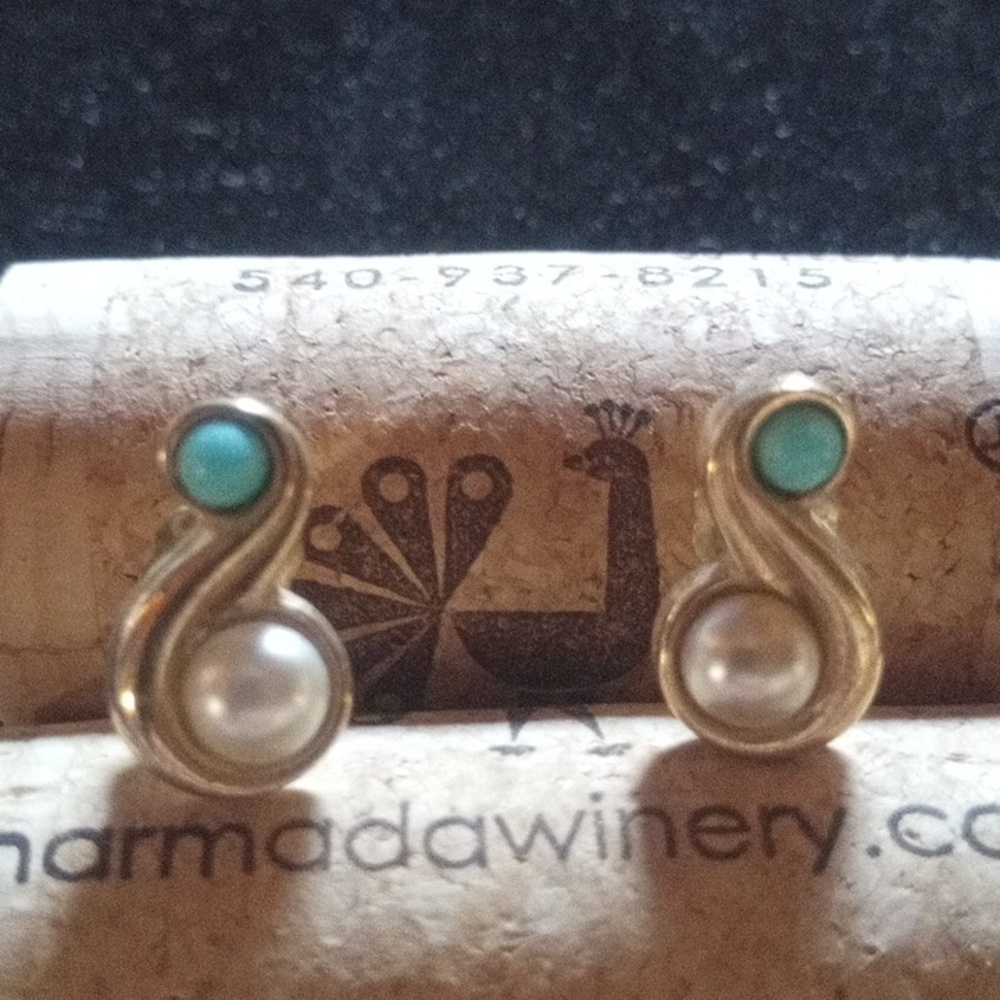 Elegant Gold Tone and Faux Turquoise Earrings (Avon)